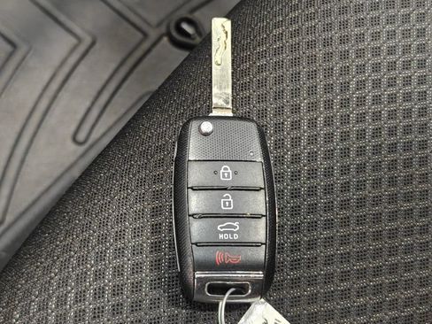 Used 2016 Kia Optima LX FWD image 13