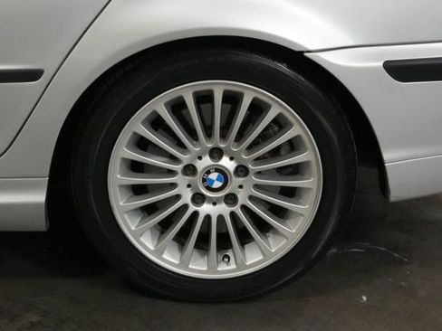 Used 2003 BMW 330i Sedan RWD image 11