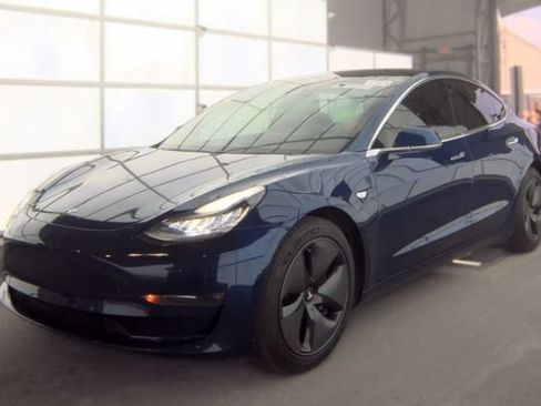 Used 2018 Tesla Model 3 Mid Range RWD image 1