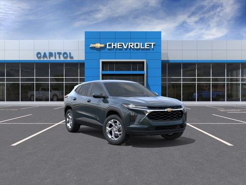 New 2026 Chevrolet Trax LS w/ LS Convenience Package FWD image 3