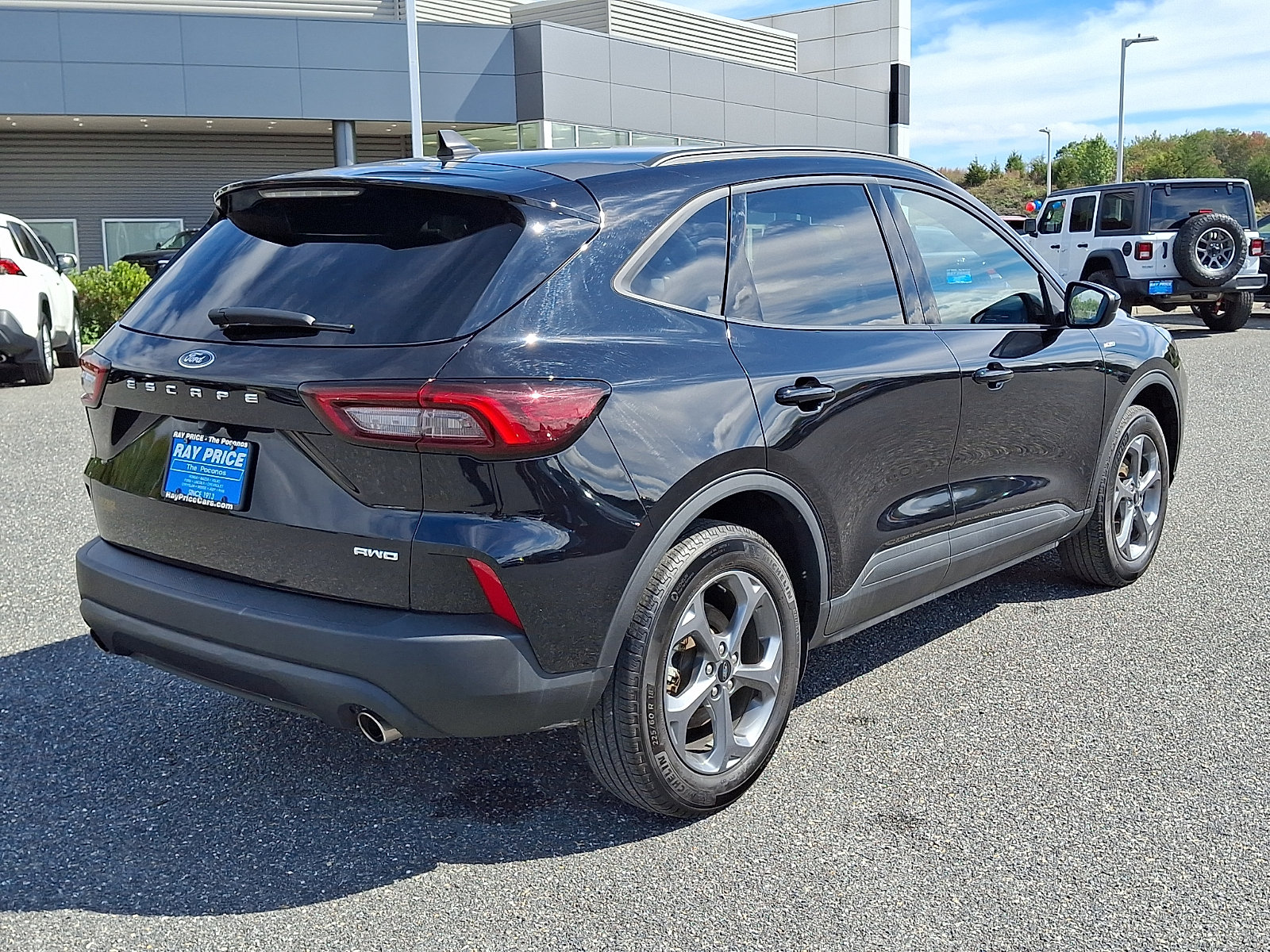 Used 2025 Ford Escape ST-Line Select AWD/4WD image 7