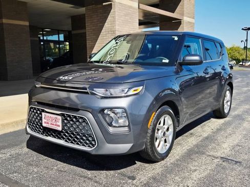 Used 2022 Kia Soul LX w/ Technology Package image 3