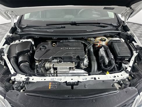 Used 2017 Chevrolet Cruze LT w/ Sun And Sound Package image 30