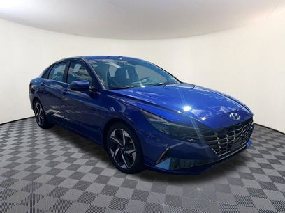 Used 2022 Hyundai Elantra Limited w/ Winter Weather Package