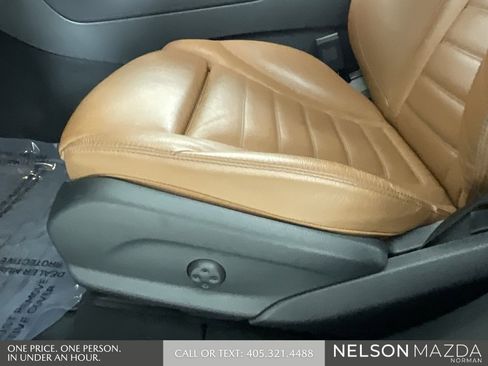 Used 2022 Mercedes-Benz GLC 300 4MATIC image 25