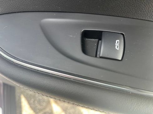 Used 2023 Buick Envision Avenir AWD/4WD image 43