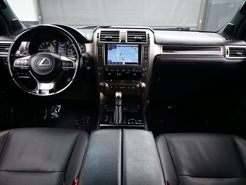 Used 2021 Lexus GX 460 Premium w/ Accessory Package AWD/4WD image 16