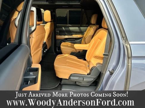 Used 2022 Ford Expedition Max Platinum AWD/4WD image 17