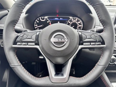 Used 2024 Nissan Altima 2.5 SR image 13