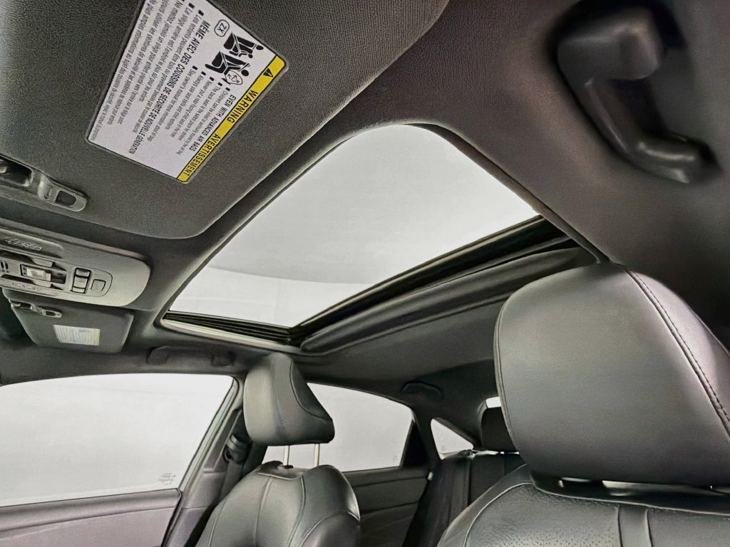 Used 2022 Toyota Avalon Limited w/ Advanced Safety Package FWD image 23