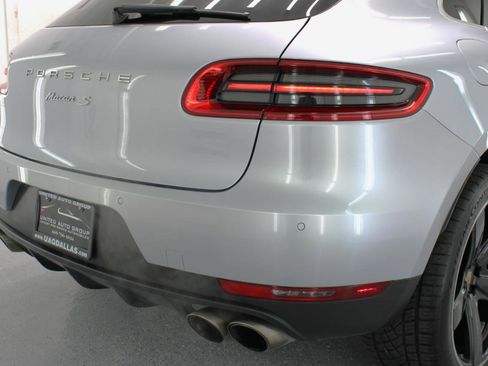Used 2016 Porsche Macan S image 21