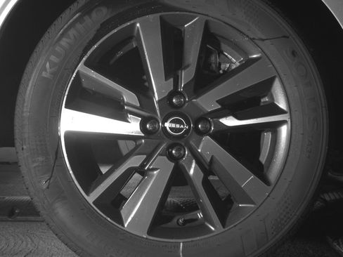 Used 2025 Nissan Versa SV image 15