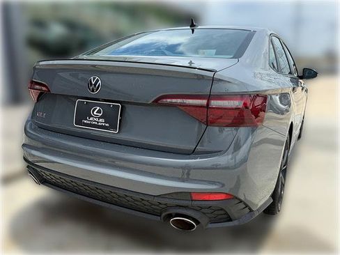 Used 2024 Volkswagen Jetta GLI 40th Anniversary Edition FWD image 9