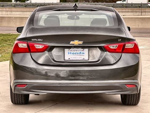 Used 2017 Chevrolet Malibu LT image 6