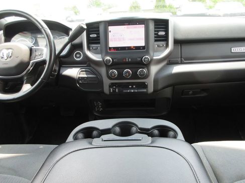 Used 2024 RAM 2500 Big Horn AWD/4WD image 18