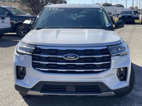 New 2026 Ford Explorer Active w/ Active Comfort Package RWD image 8
