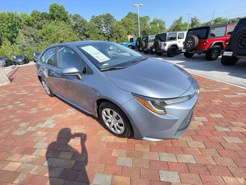 Used 2022 Toyota Corolla LE FWD image 38