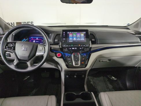 Used 2024 Honda Odyssey Elite image 16