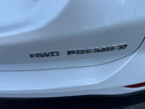 Used 2022 Chevrolet Equinox Premier image 6