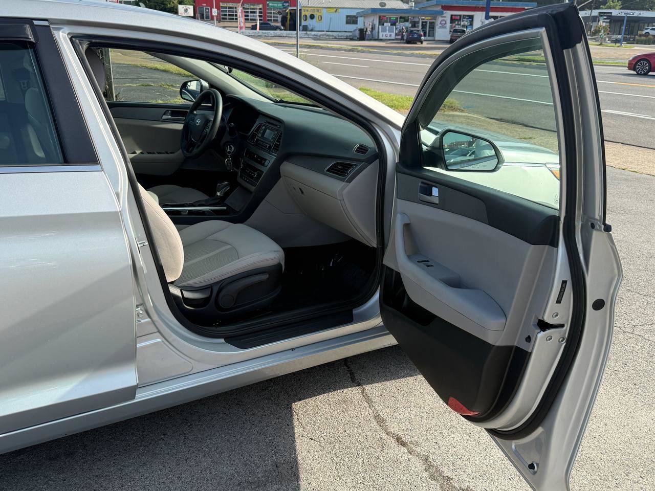 Used 2017 Hyundai Sonata SE FWD image 21