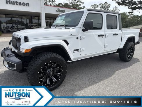 New 2024 Jeep Gladiator Sport AWD/4WD image 2