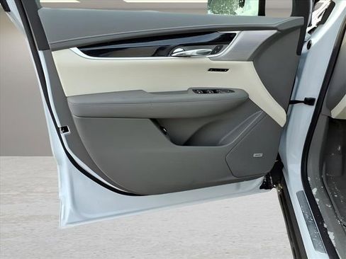 Used 2025 Cadillac XT6 Premium Luxury w/ LPO, Floor Liner Package image 20