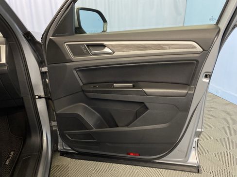 Used 2020 Volkswagen Atlas Cross Sport SE image 46