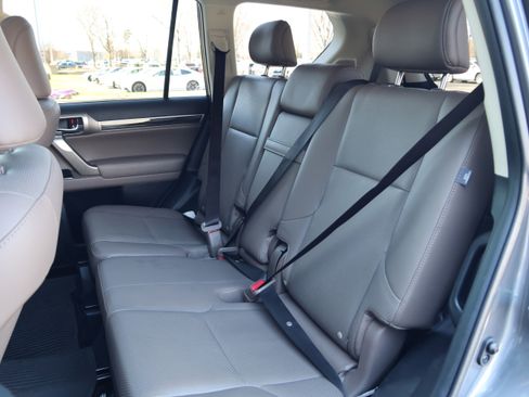 Certified 2021 Lexus GX 460 Luxury w/ Accessory Package image 36