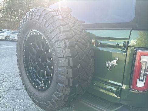 Used 2023 Ford Bronco Badlands image 19