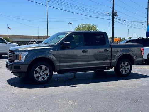 Used 2018 Ford F150 XLT w/ Equipment Group 302A Luxury AWD/4WD image 3