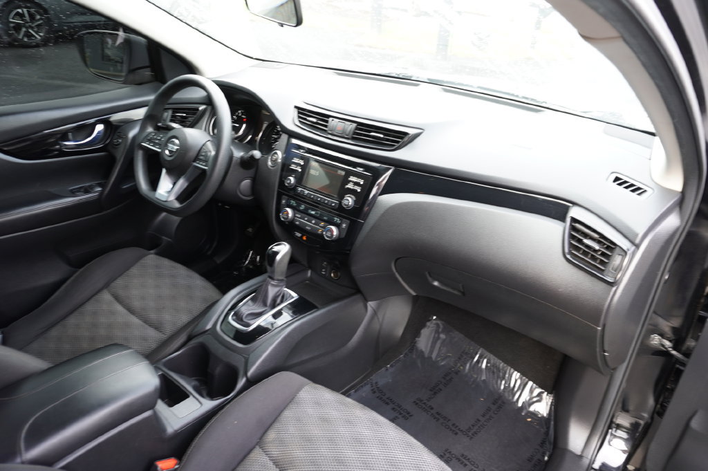 Used 2017 Nissan Rogue Sport SV AWD/4WD image 27