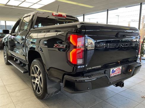 Used 2024 Chevrolet Colorado Z71 w/ Z71 Convenience Package 2 image 7