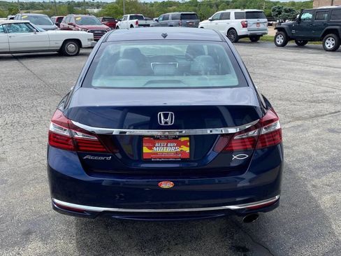 Used 2017 Honda Accord EX image 5