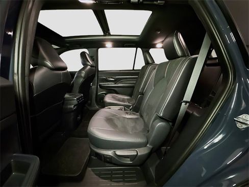 Used 2024 Toyota Grand Highlander AWD Hybrid image 19