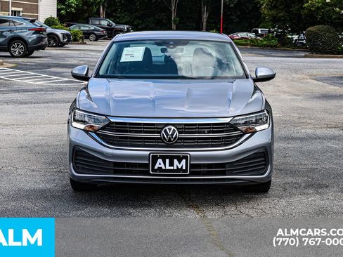 Used 2024 Volkswagen Jetta SE FWD image 10