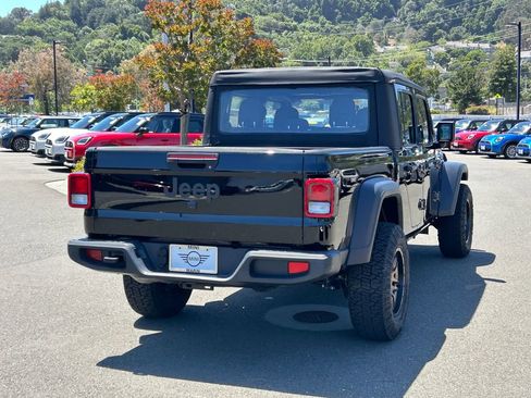 Used 2023 Jeep Gladiator Sport AWD/4WD image 5