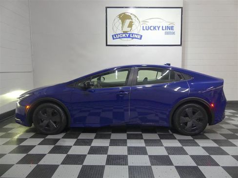 Used 2023 Toyota Prius LE image 7