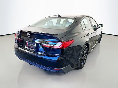 Used 2025 Toyota Camry SE image 5