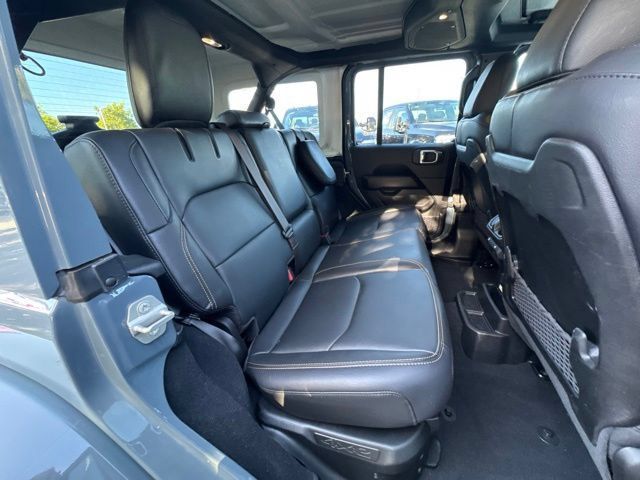 Used 2024 Jeep Wrangler Unlimited Sahara AWD/4WD image 9