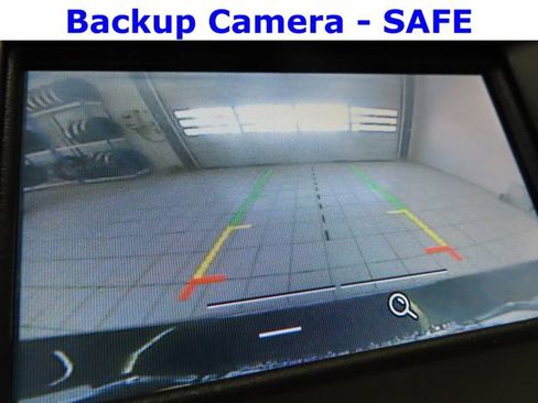 Used 2018 Ford Edge SE FWD image 5