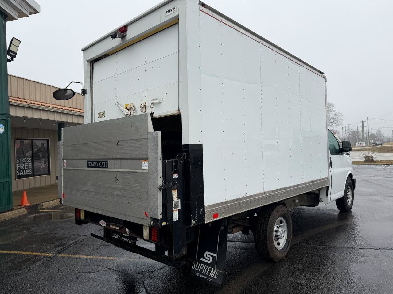 Used 2020 Chevrolet Express 3500 RWD image 3