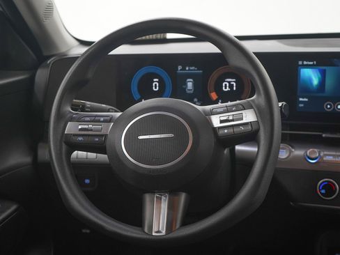 Used 2025 Hyundai Kona SE AWD/4WD image 16