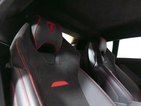 Used 2023 Lamborghini Huracan Tecnica image 38