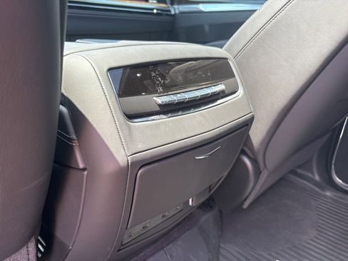 Certified 2026 Cadillac Escalade ESV Platinum Sport w/ LPO, ONYX Package AWD/4WD image 21