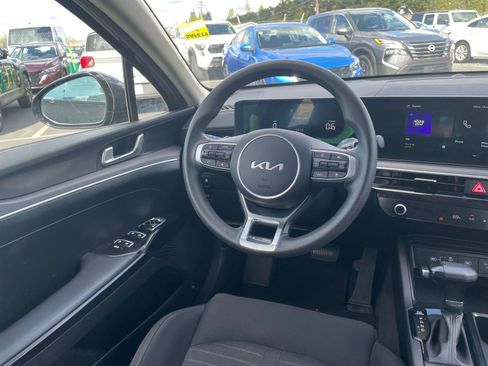 Used 2025 Kia K5 LXS FWD image 32