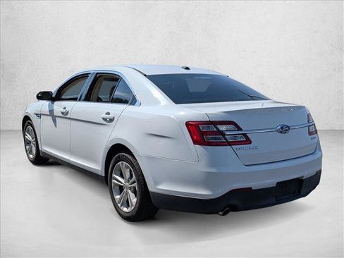 Used 2017 Ford Taurus SE FWD image 8