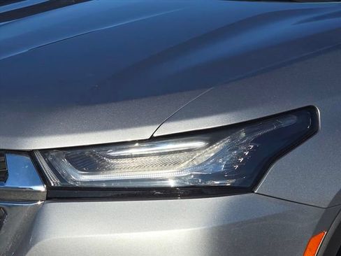 Certified 2023 Chevrolet Traverse LS w/ Safety Package FWD image 33