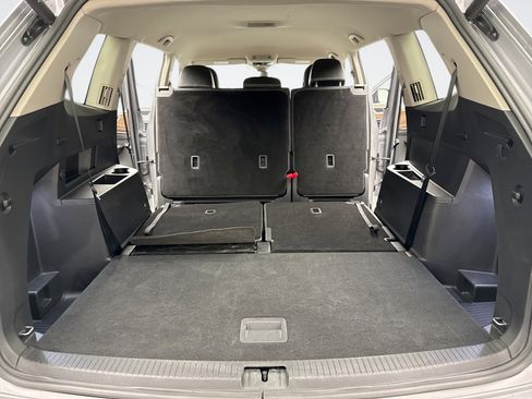 Used 2024 Volkswagen Atlas SE image 24