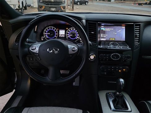 Used 2017 INFINITI QX70 2WD w/ Limited Package image 17