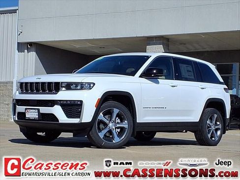 New 2026 Jeep Grand Cherokee Limited w/ Luxury Tech Group II AWD/4WD image 34